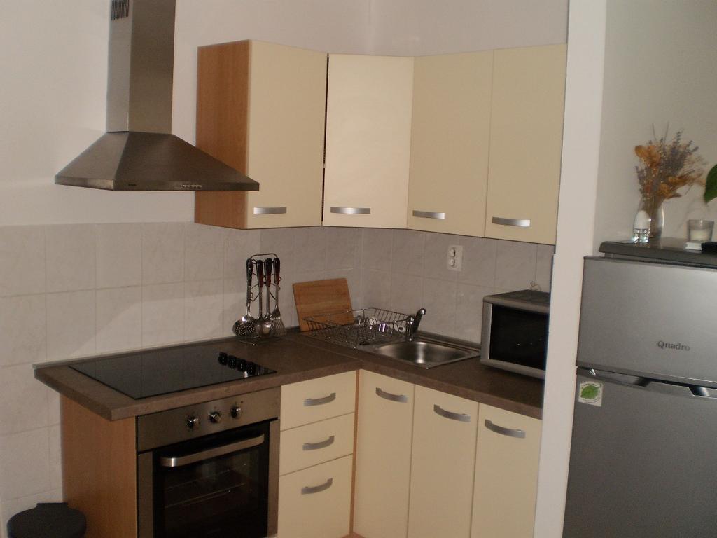 Apartments Vala Рогозниця Екстер'єр фото
