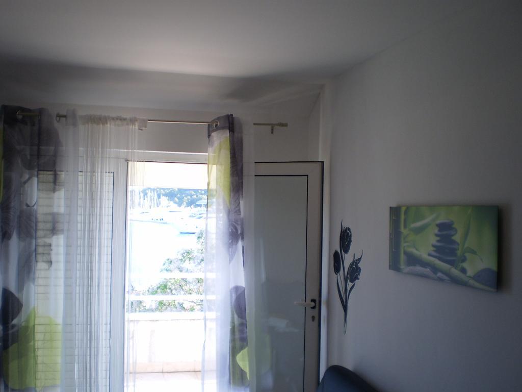 Apartments Vala Рогозниця Екстер'єр фото