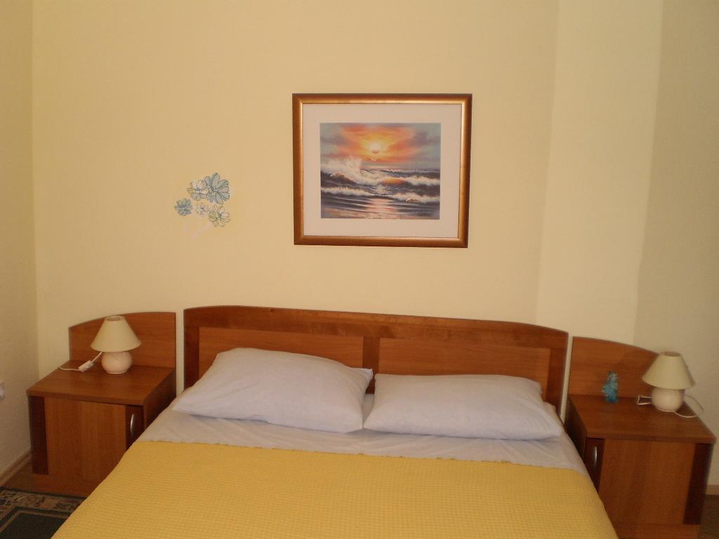 Apartments Vala Рогозниця Екстер'єр фото