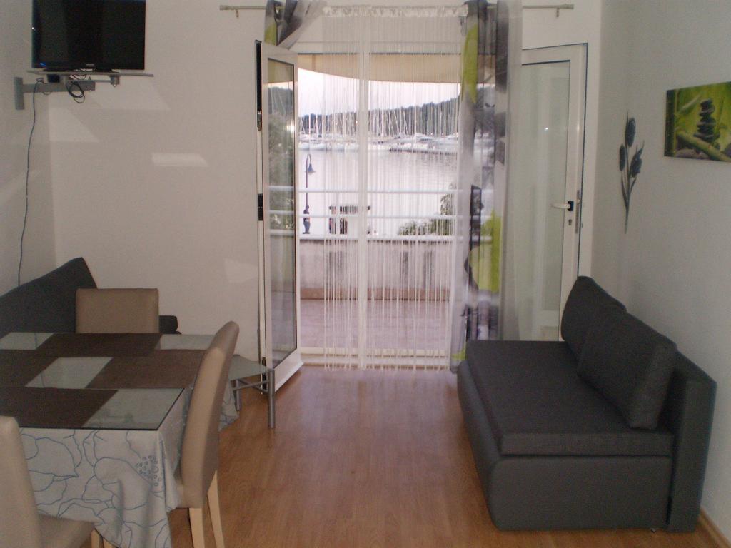 Apartments Vala Рогозниця Екстер'єр фото